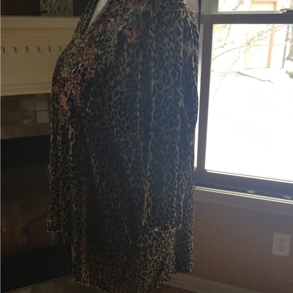 Johnny Was Taline V neck velvet embroidered top - Picture 9 of 9